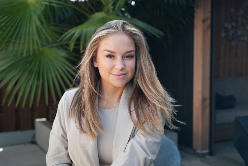 Achter de camera met Melanie Batens: zo eenvoudig kan videomarketing zijn